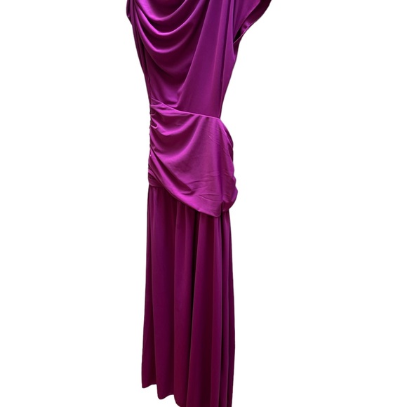 Tanya Taylor
Nami Gown size 6 - Picture 10 of 15